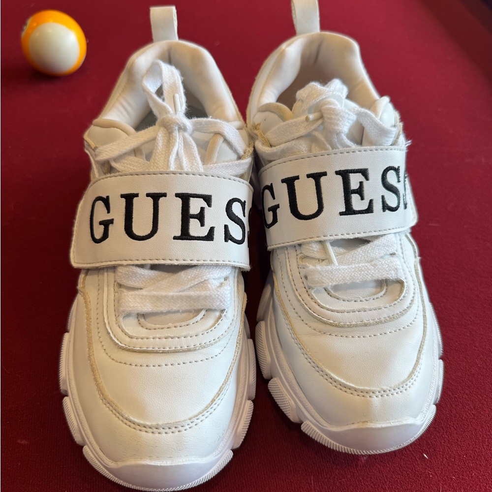 GUESS Sneakers in White with Logo Strap size 6